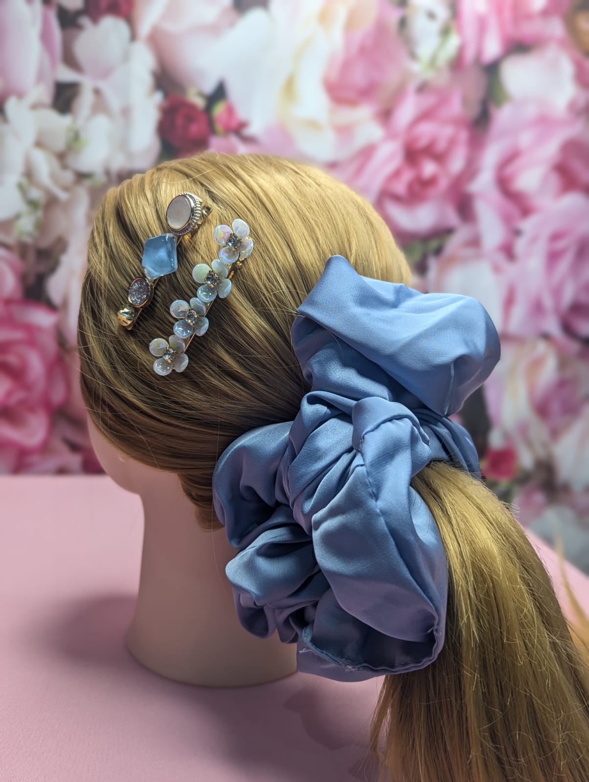 Blue hair clips
